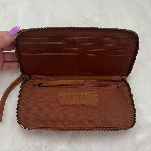 NWT Free People Brown Wristlet Wallet - Picture 3 of 3